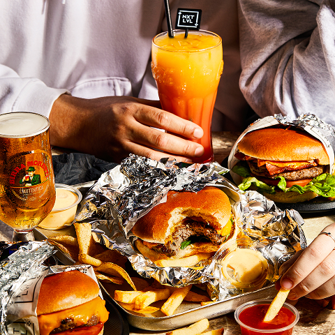 /assets/burger-meal-CifHP2q6.png
